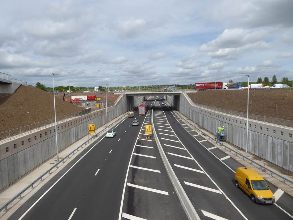 Highways overlapping with traffic flowing in both directions